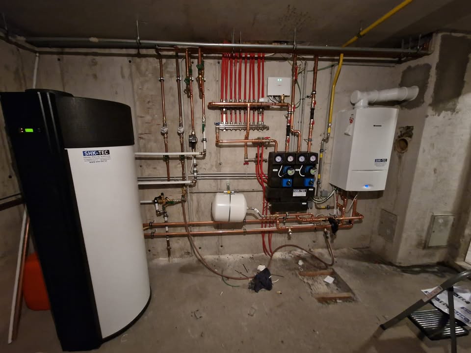 Und wieder eine Heizungsanlage fertig
Bosch Junkers Gasbrennwertgerät in Kombi mit Bosch Brauchwasserwärmepumpe
👌💪